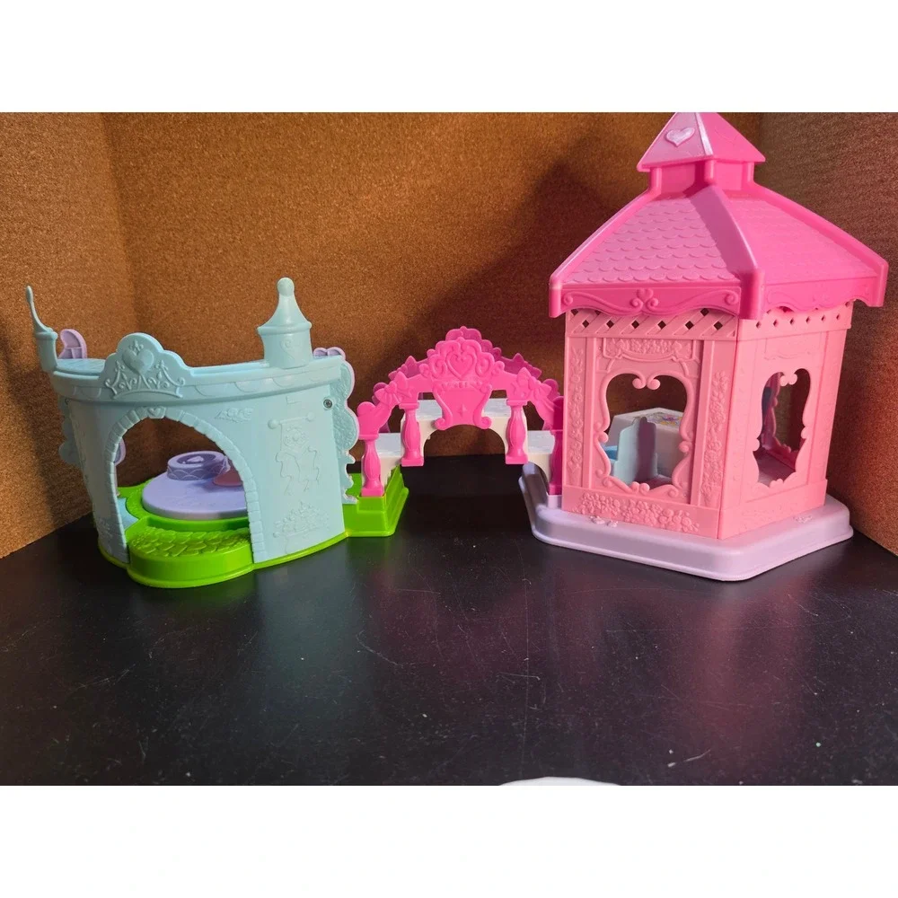 Fisher-Price Little People Disney Princess Songs Palace Gazebo Bridge Garden Set